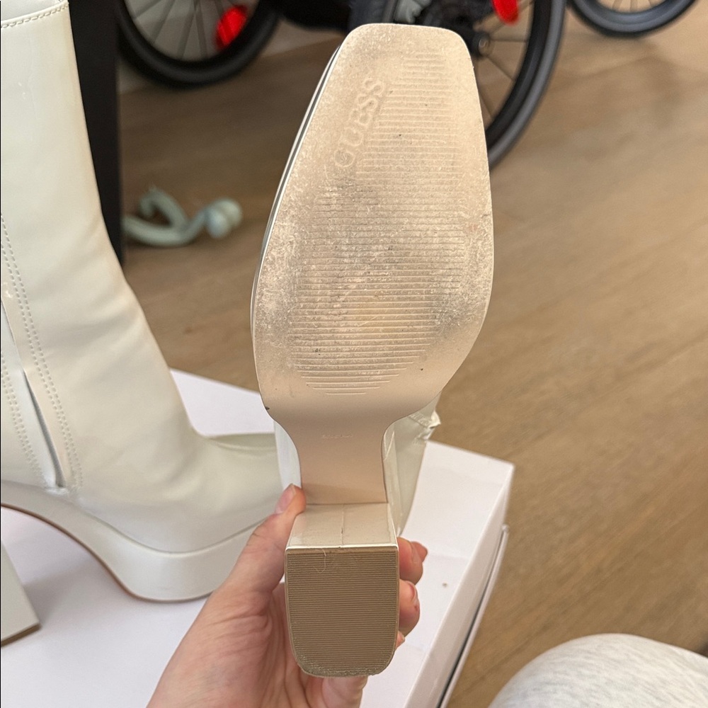 Guess White Boots - Picture 3 of 7